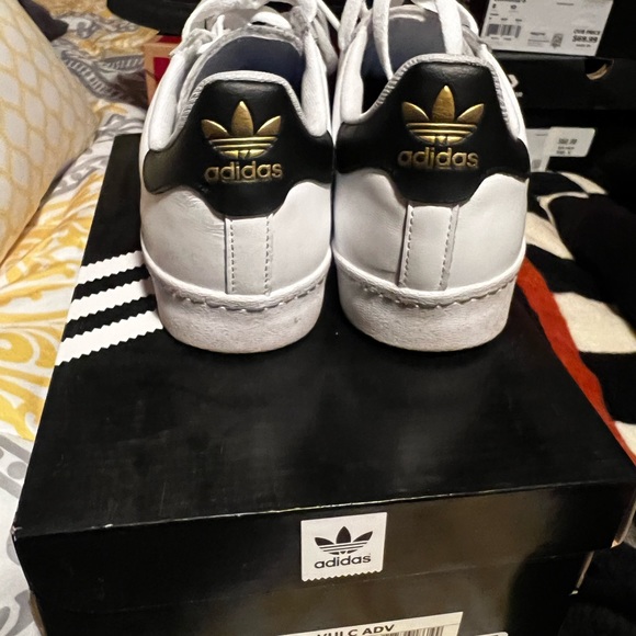 Adidas superstar, mens, size 8.5. - Picture 3 of 5